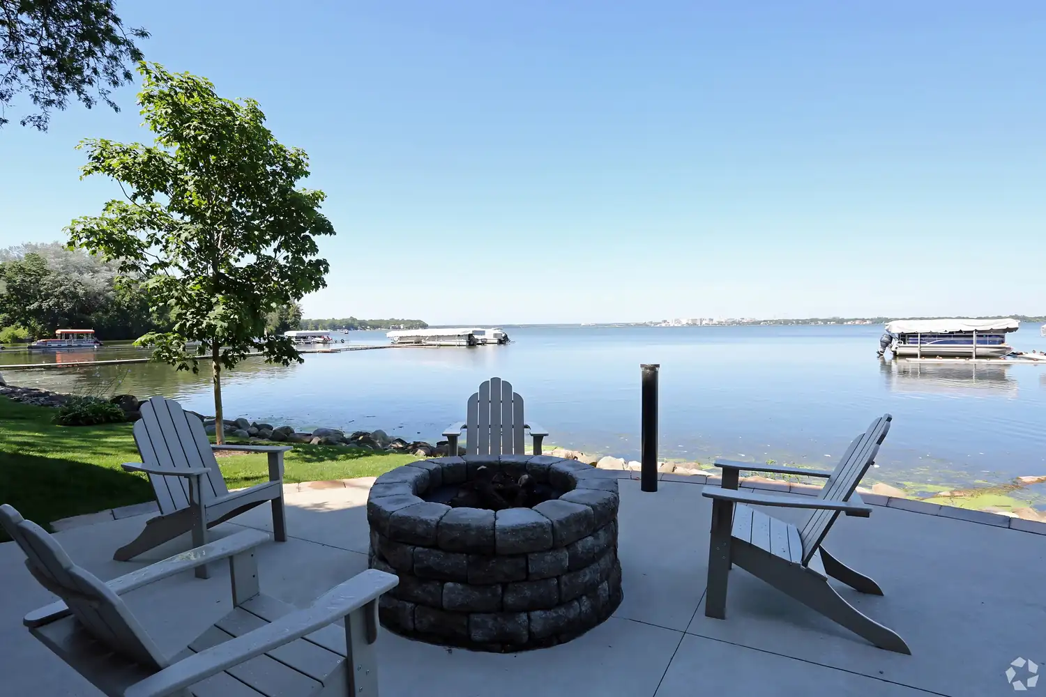 Lakefront fire pit, Lake Edge